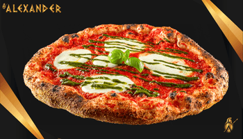 Pizza Aura, margherita Alexander: pomodoro, bufala e basilico su pasta lievitata 48 ore, presentazione fotografica marchio Alexander.
